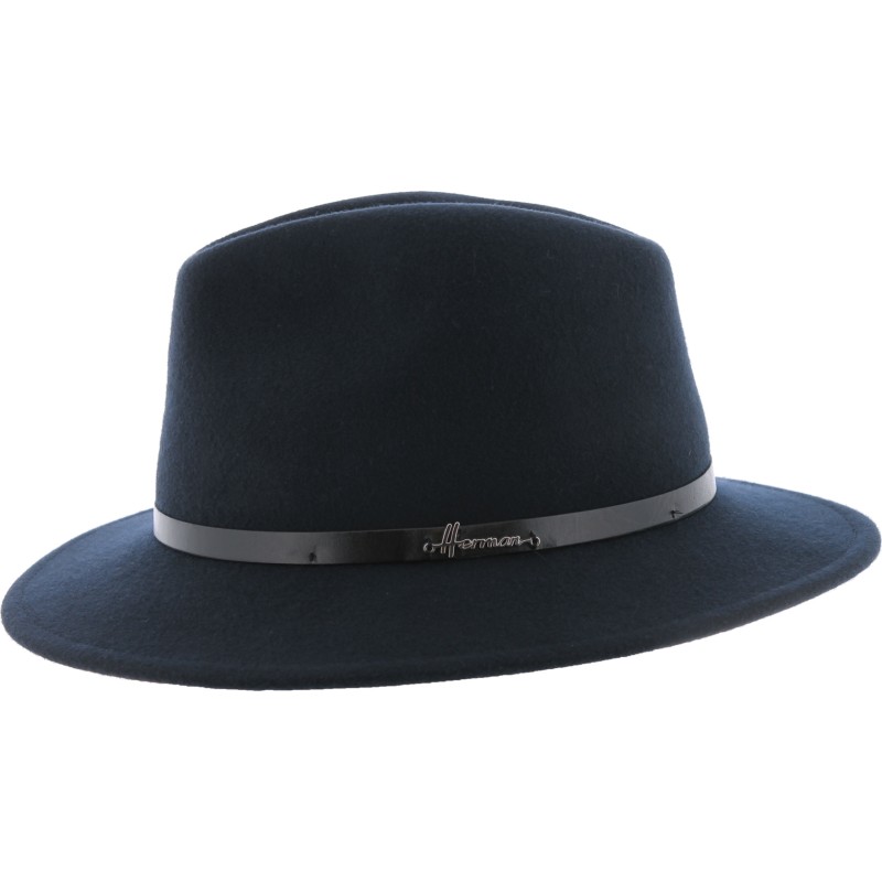 Chapeau grand bord adulte avec une fine ceinture en cuir