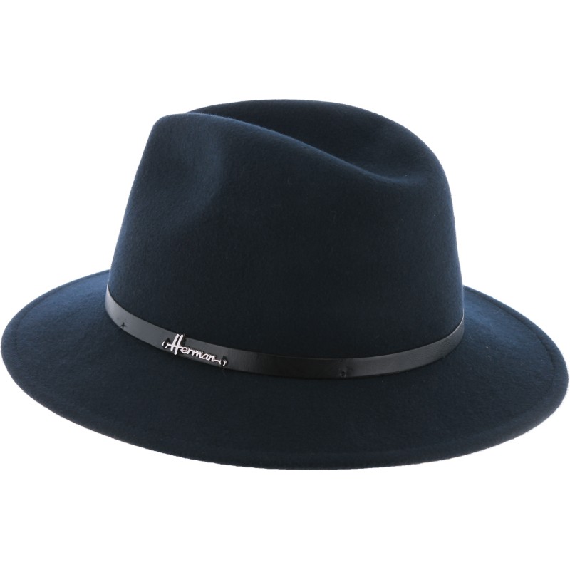 Chapeau grand bord adulte avec une fine ceinture en cuir