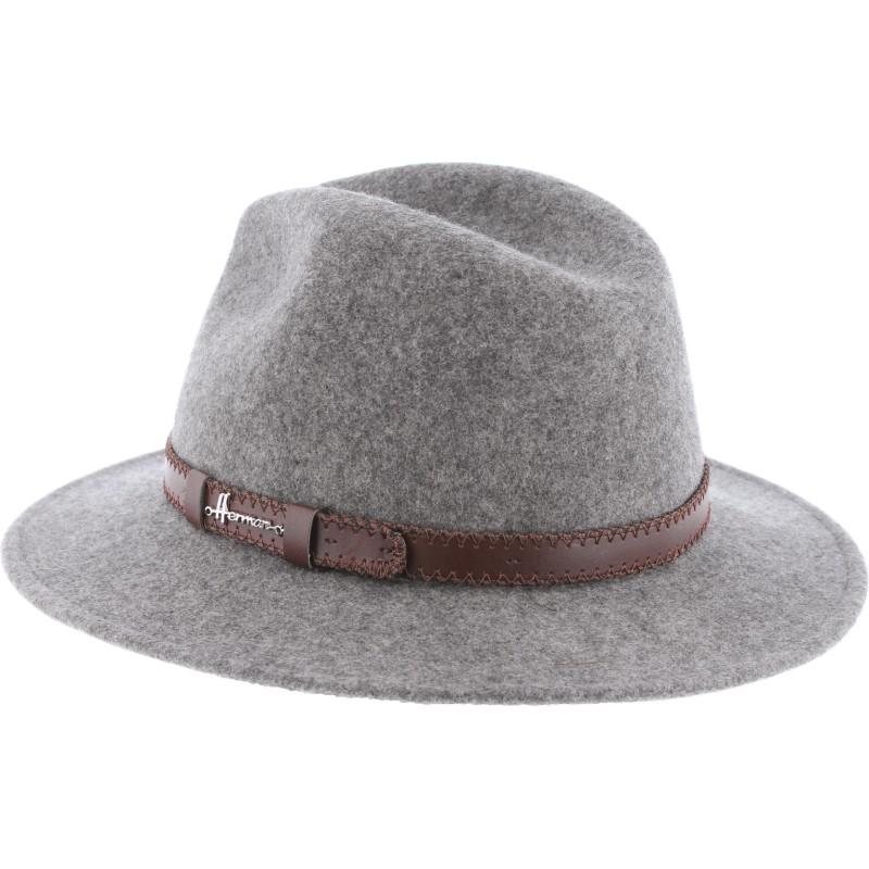 Adult large hat, cut edge, mottled, with topstitched belt.